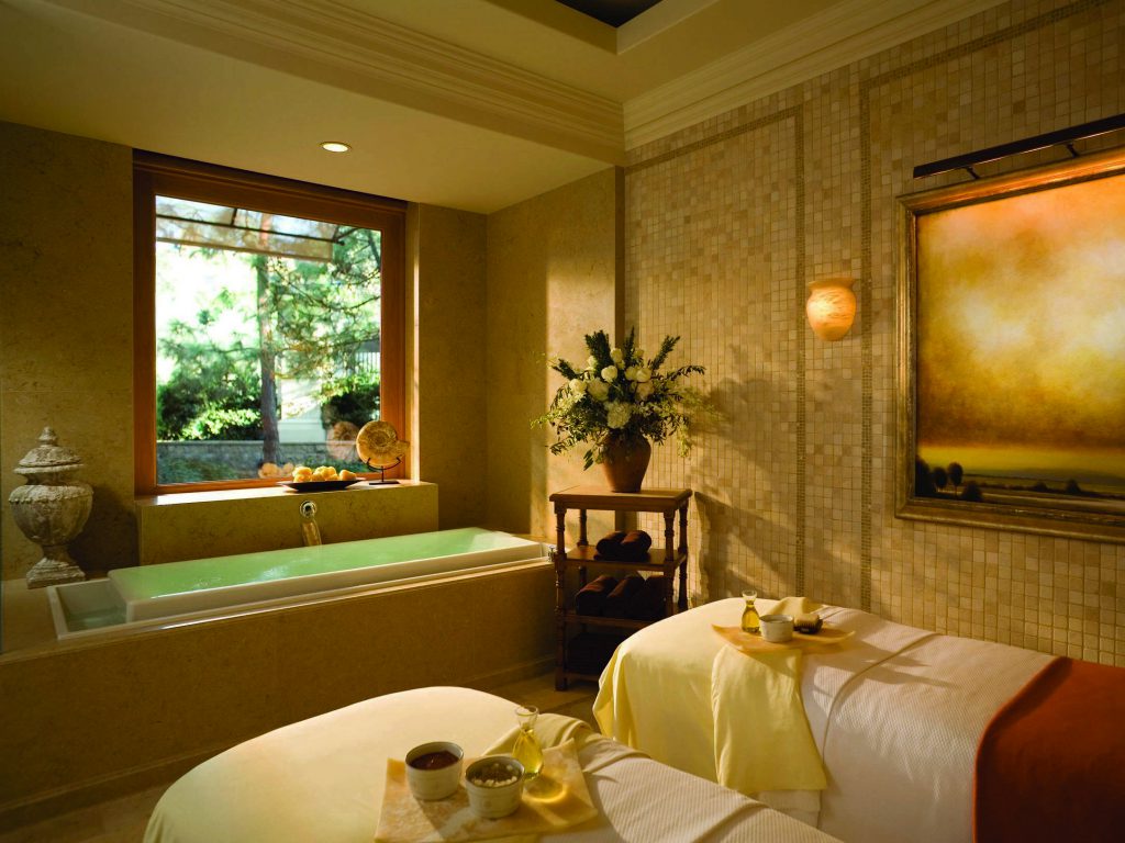 Local-Focus-Spa-Treatment-Room-Courtesy-of-Pelican-Hill-web-1-1024x768.jpg